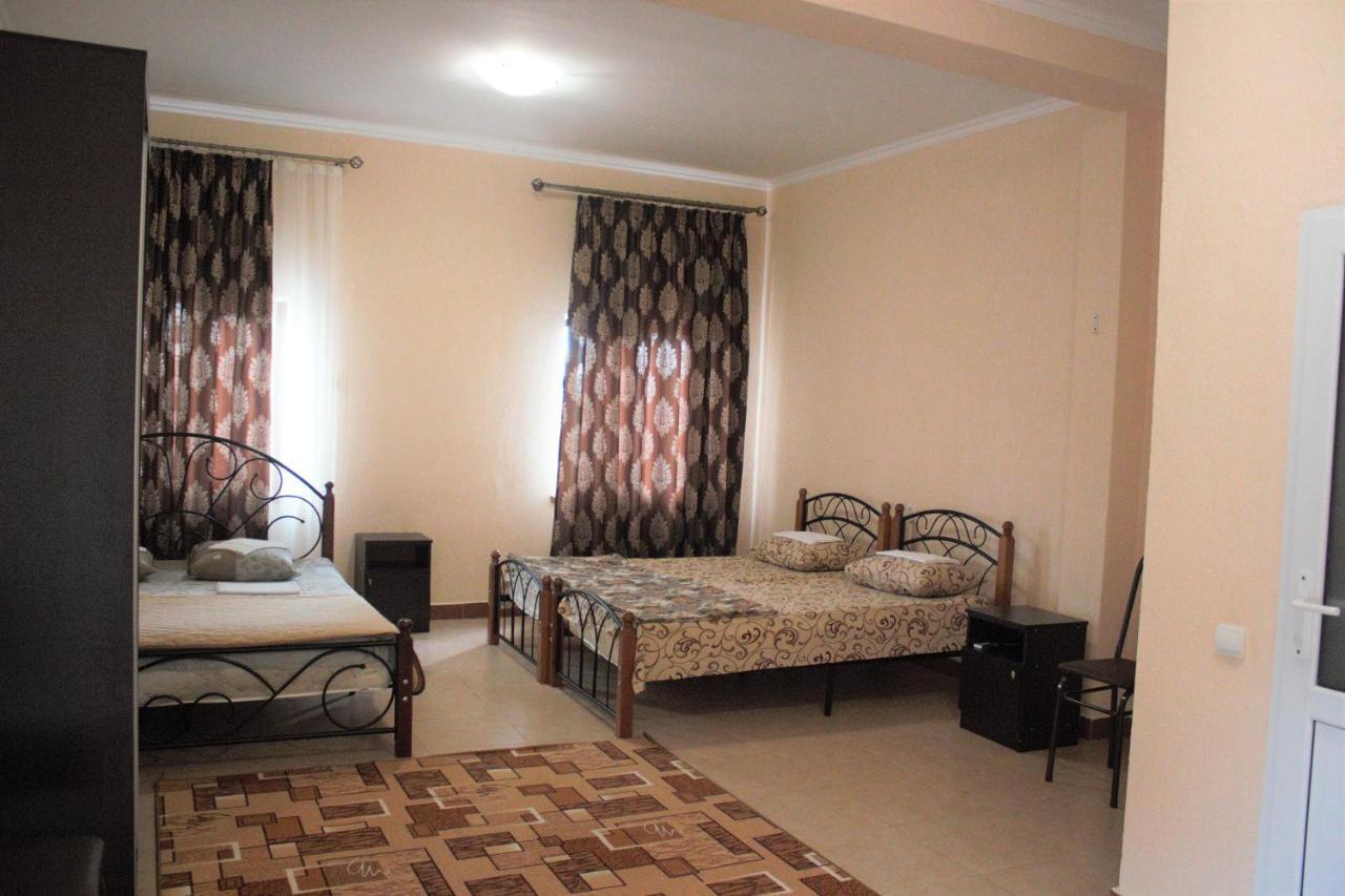Guest House Lykhny 加格拉 外观 照片