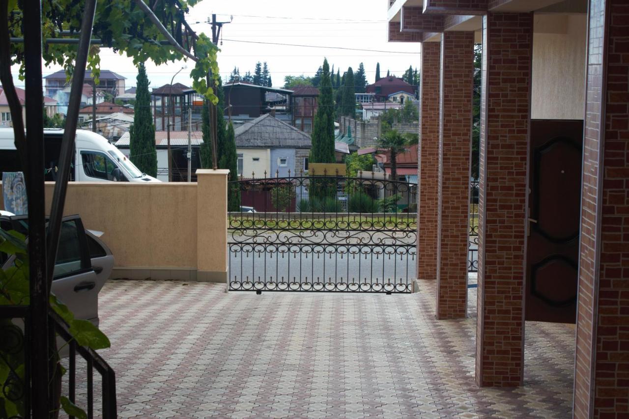 Guest House Lykhny 加格拉 外观 照片