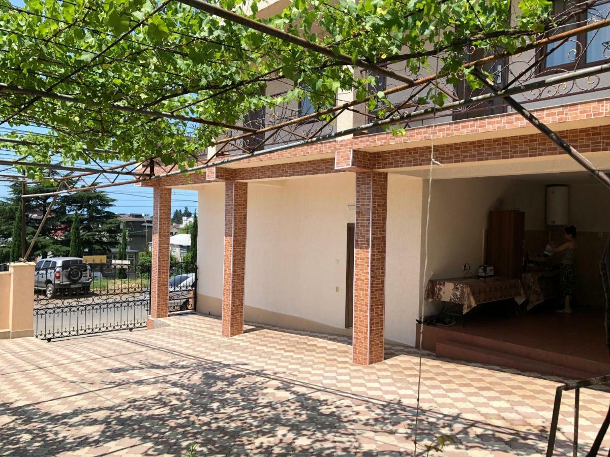 Guest House Lykhny 加格拉 外观 照片
